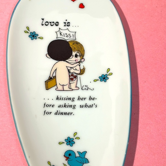 Vintage 1972 "Love is" Spoon Rest - "Kissing her before asking whats for dinner" - Picture 2 of 8